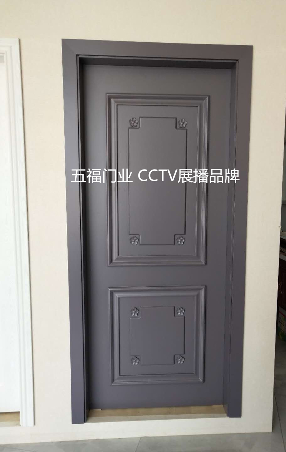 实木复合凸线雕花门