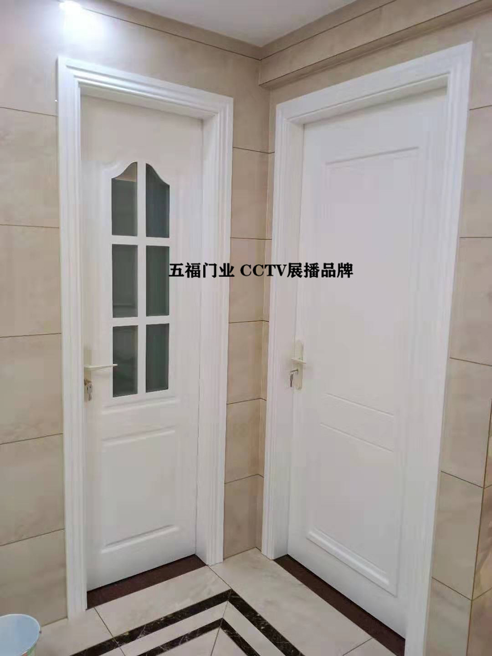实木复合凸线雕花门